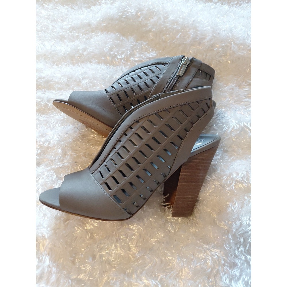 Vince Camuto Perforated Leather Heeled Sandals Korsta Gray Sz 7.5